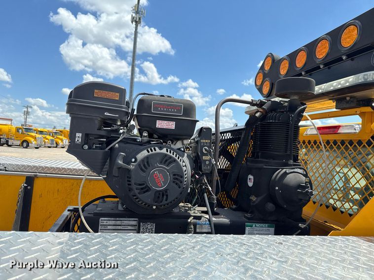 image for item EJ4784 2020 Ford F350 Super Duty utility bed pickup truck