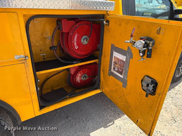 image for item EJ4784 2020 Ford F350 Super Duty utility bed pickup truck