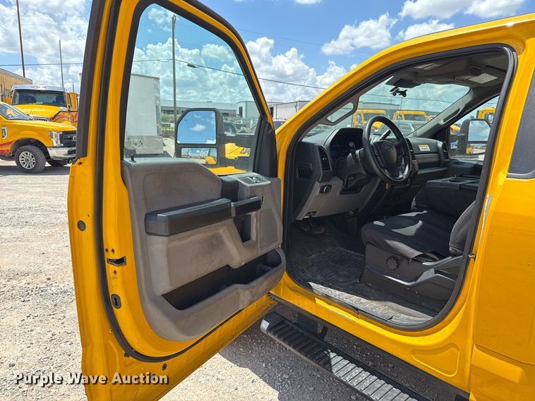 image for item EJ4784 2020 Ford F350 Super Duty utility bed pickup truck