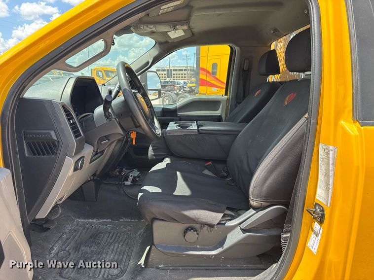 image for item EJ4784 2020 Ford F350 Super Duty utility bed pickup truck