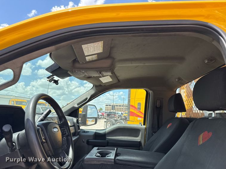 image for item EJ4784 2020 Ford F350 Super Duty utility bed pickup truck