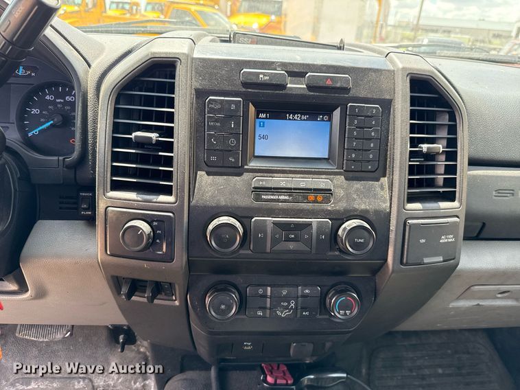 image for item EJ4784 2020 Ford F350 Super Duty utility bed pickup truck