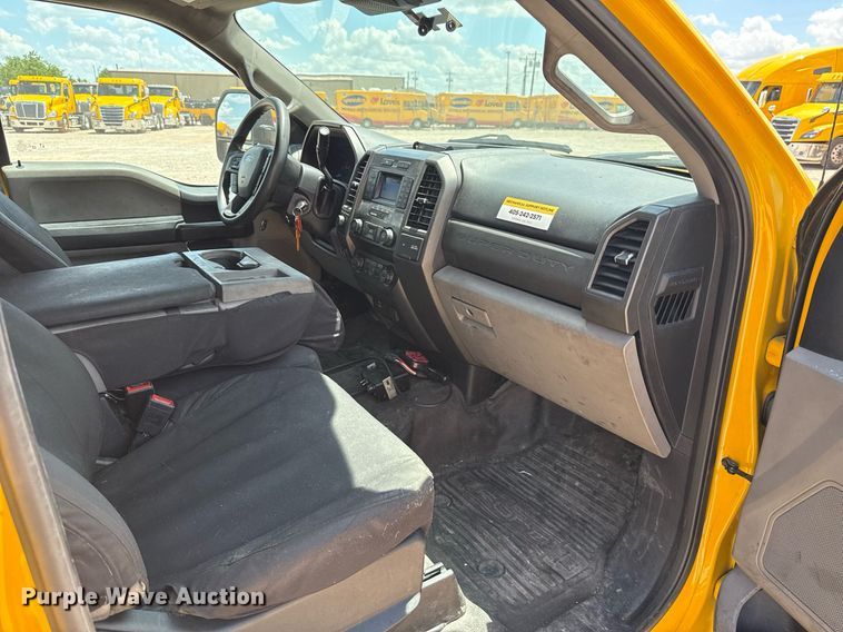 image for item EJ4784 2020 Ford F350 Super Duty utility bed pickup truck