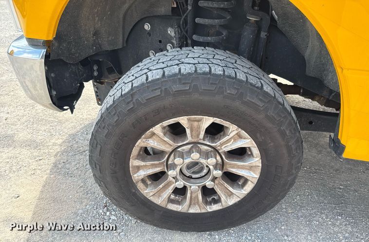 image for item EJ4784 2020 Ford F350 Super Duty utility bed pickup truck