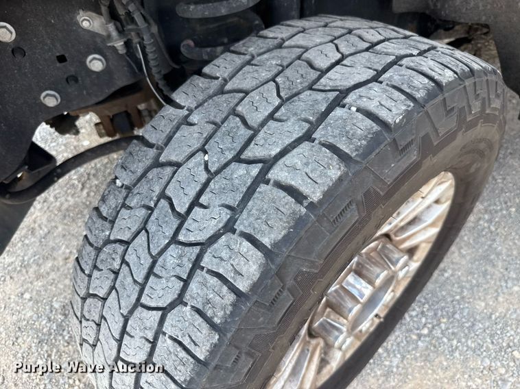 image for item EJ4784 2020 Ford F350 Super Duty utility bed pickup truck