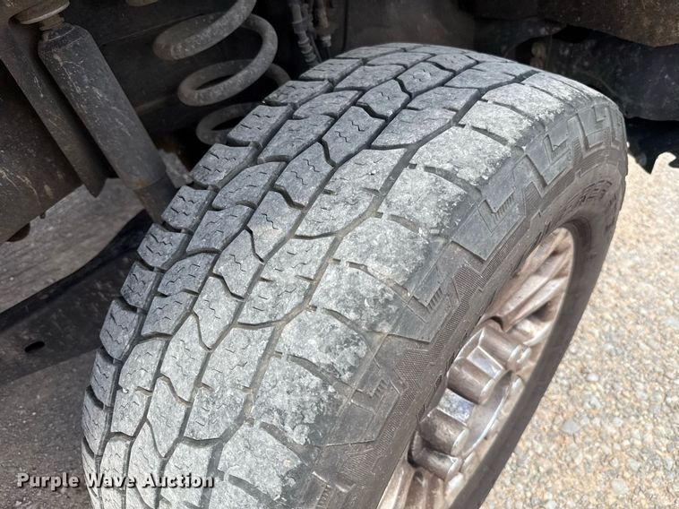 image for item EJ4784 2020 Ford F350 Super Duty utility bed pickup truck