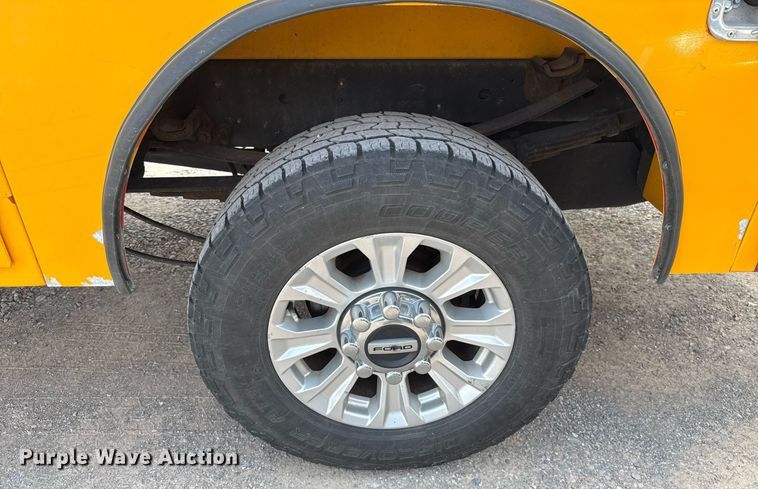 image for item EJ4784 2020 Ford F350 Super Duty utility bed pickup truck