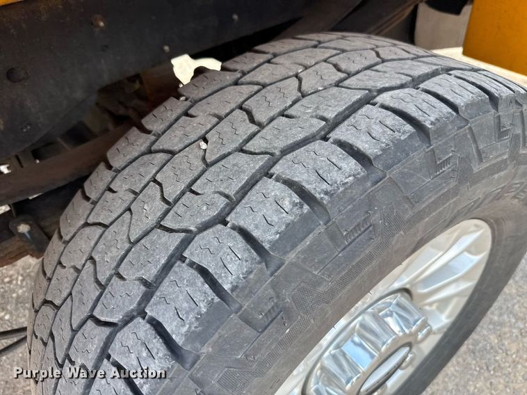 image for item EJ4784 2020 Ford F350 Super Duty utility bed pickup truck