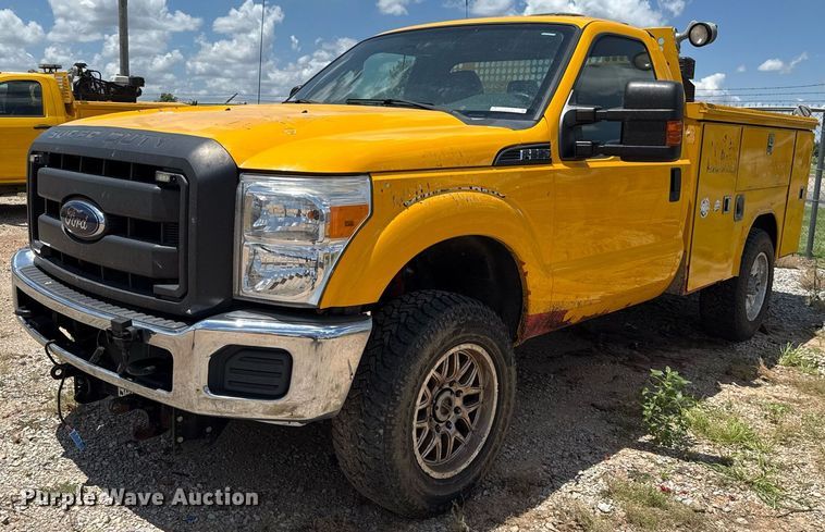 image for item EJ4785 2016 Ford F350 Super Duty  utility bed pickup truck