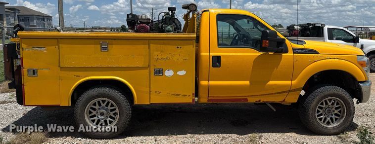 image for item EJ4785 2016 Ford F350 Super Duty  utility bed pickup truck