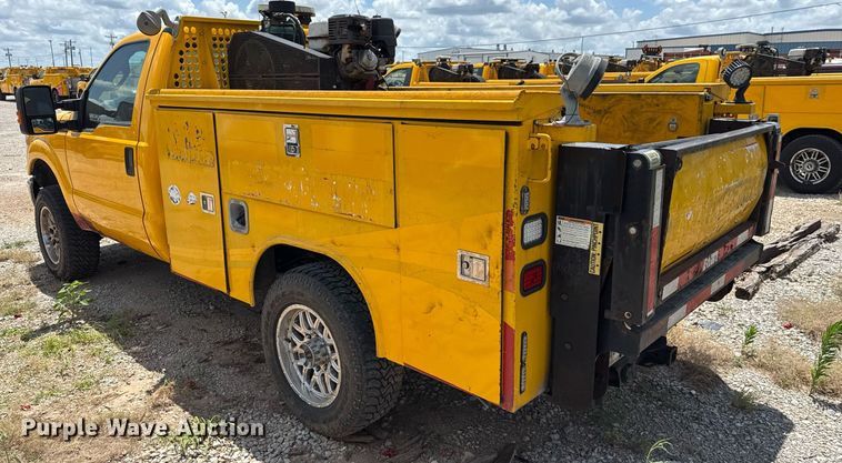 image for item EJ4785 2016 Ford F350 Super Duty  utility bed pickup truck