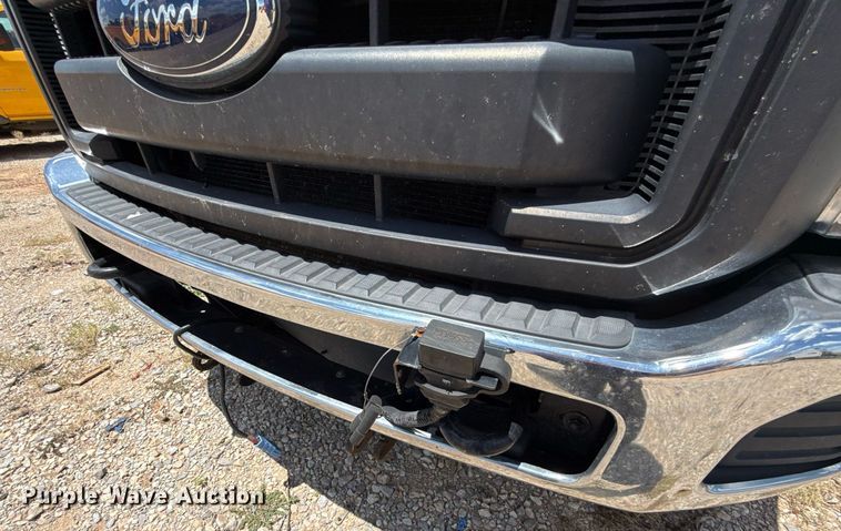 image for item EJ4785 2016 Ford F350 Super Duty  utility bed pickup truck