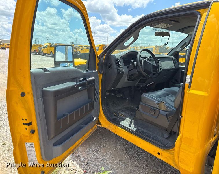 image for item EJ4785 2016 Ford F350 Super Duty  utility bed pickup truck