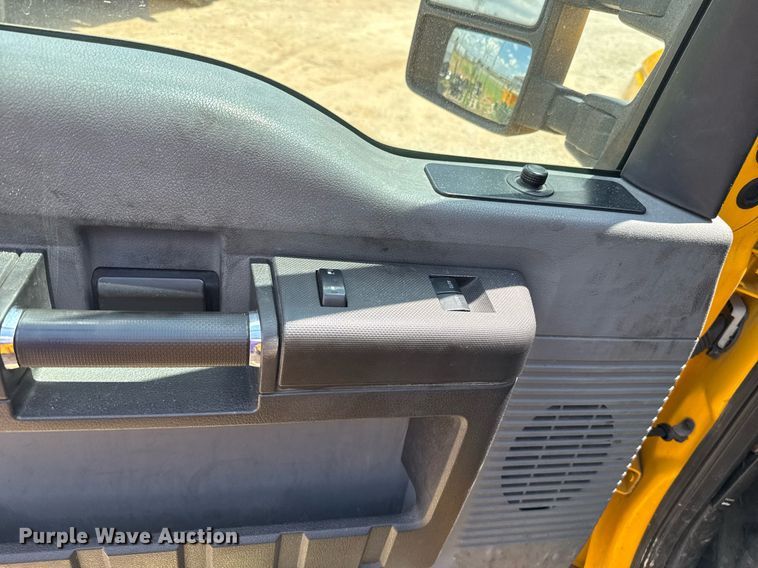 image for item EJ4785 2016 Ford F350 Super Duty  utility bed pickup truck