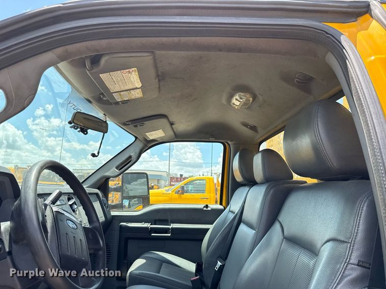 image for item EJ4785 2016 Ford F350 Super Duty  utility bed pickup truck