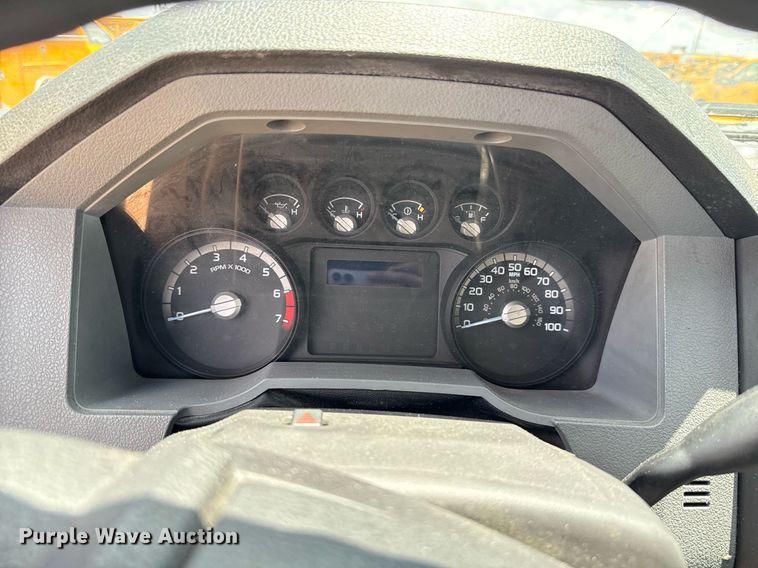 image for item EJ4785 2016 Ford F350 Super Duty  utility bed pickup truck