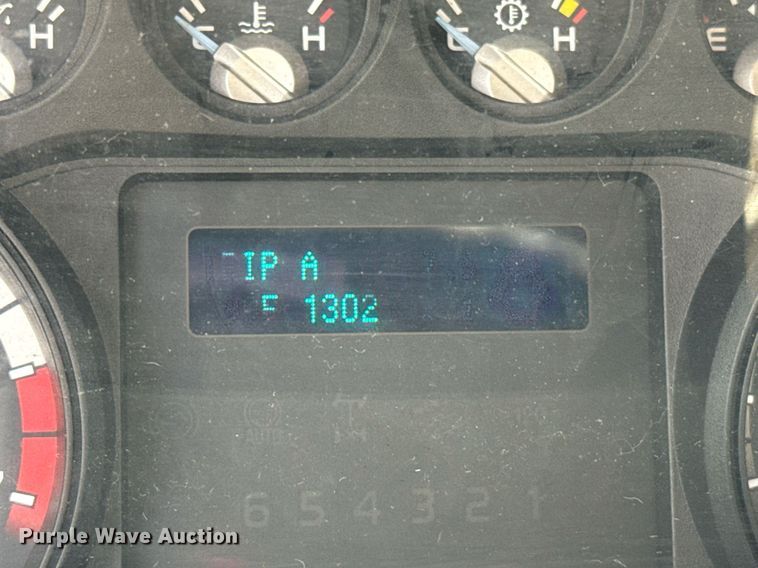 image for item EJ4785 2016 Ford F350 Super Duty  utility bed pickup truck