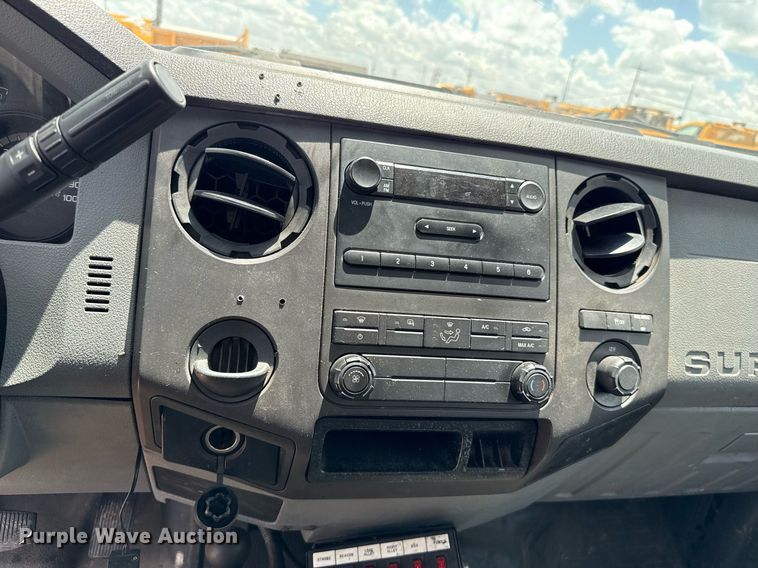 image for item EJ4785 2016 Ford F350 Super Duty  utility bed pickup truck