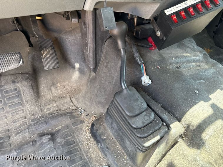 image for item EJ4785 2016 Ford F350 Super Duty  utility bed pickup truck