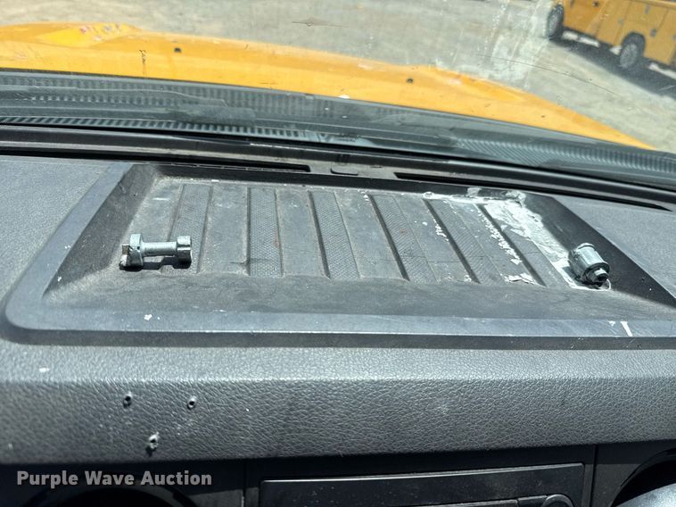 image for item EJ4785 2016 Ford F350 Super Duty  utility bed pickup truck