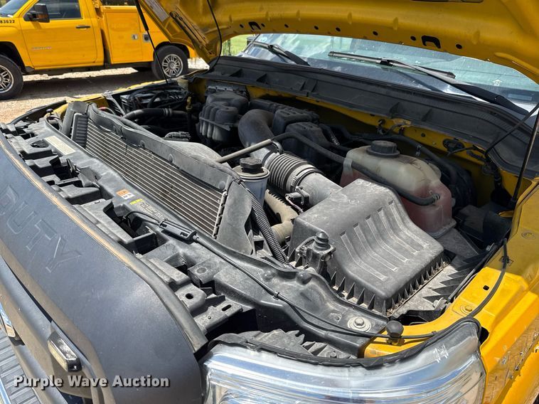 image for item EJ4785 2016 Ford F350 Super Duty  utility bed pickup truck