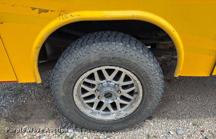 image for item EJ4785 2016 Ford F350 Super Duty  utility bed pickup truck