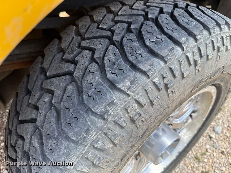 image for item EJ4785 2016 Ford F350 Super Duty  utility bed pickup truck