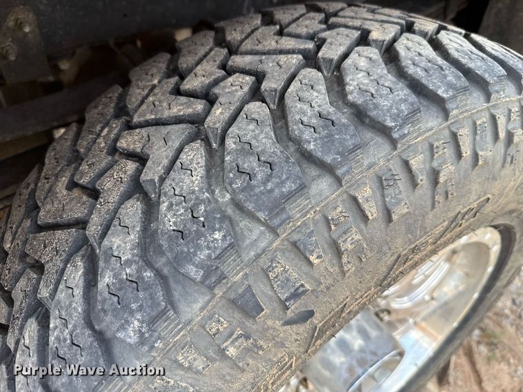 image for item EJ4785 2016 Ford F350 Super Duty  utility bed pickup truck