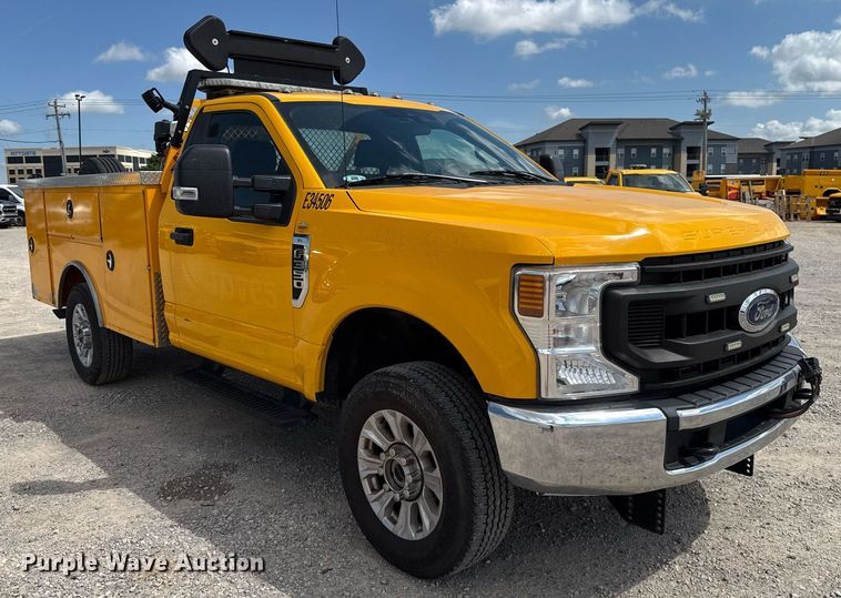 image for item EJ4786 2020 Ford F350 Super Duty utility bed pickup truck