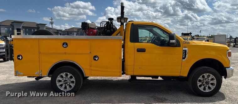 image for item EJ4786 2020 Ford F350 Super Duty utility bed pickup truck