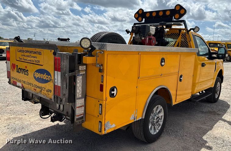 image for item EJ4786 2020 Ford F350 Super Duty utility bed pickup truck