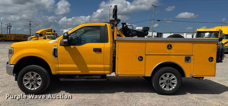 image for item EJ4786 2020 Ford F350 Super Duty utility bed pickup truck