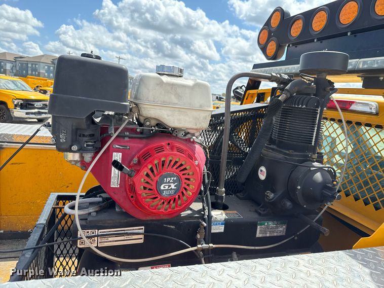 image for item EJ4786 2020 Ford F350 Super Duty utility bed pickup truck