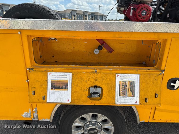 image for item EJ4786 2020 Ford F350 Super Duty utility bed pickup truck