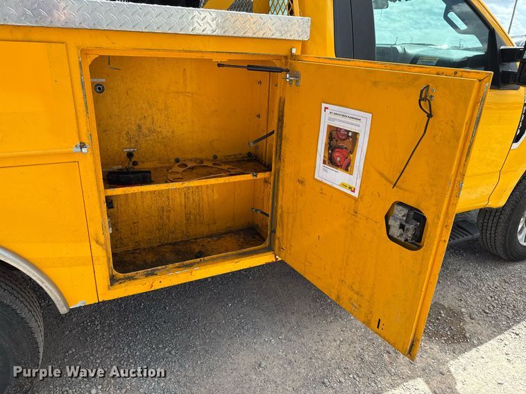 image for item EJ4786 2020 Ford F350 Super Duty utility bed pickup truck