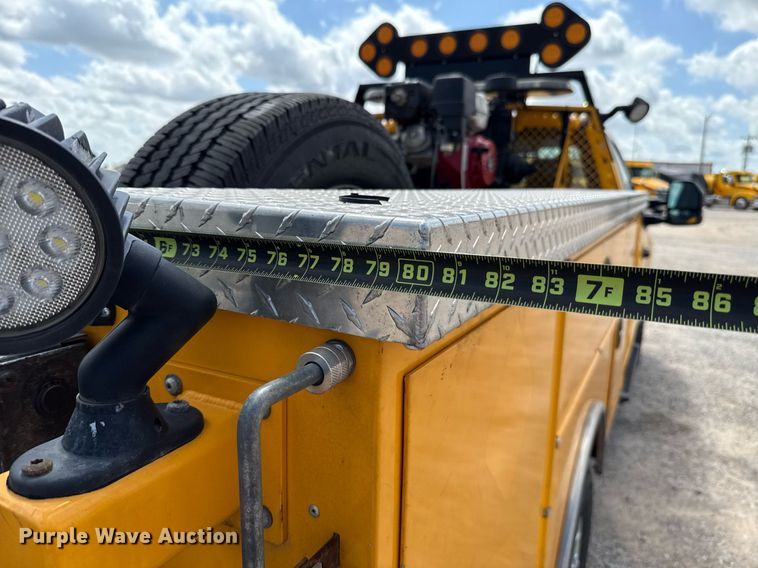 image for item EJ4786 2020 Ford F350 Super Duty utility bed pickup truck