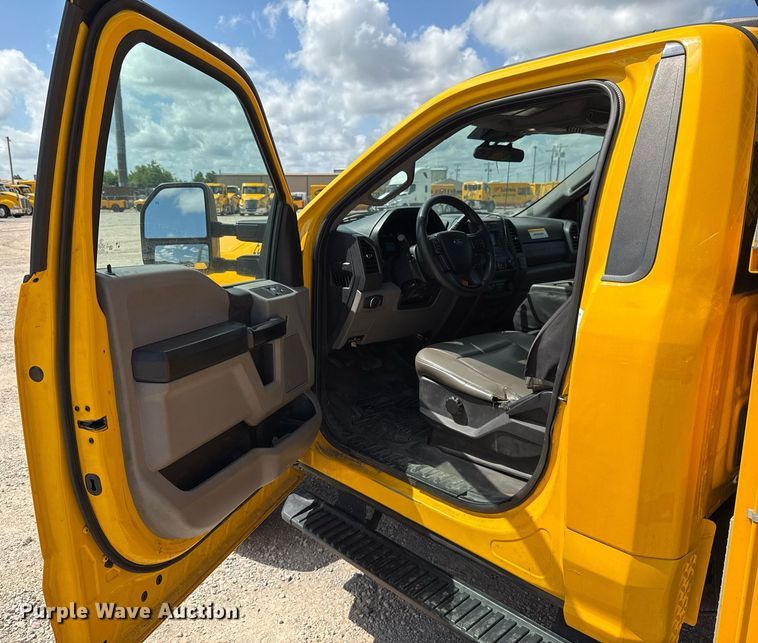 image for item EJ4786 2020 Ford F350 Super Duty utility bed pickup truck