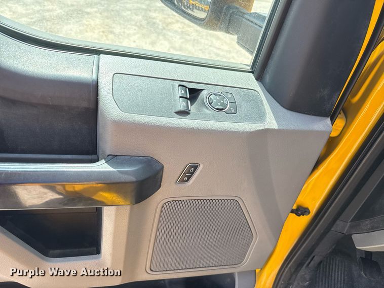 image for item EJ4786 2020 Ford F350 Super Duty utility bed pickup truck