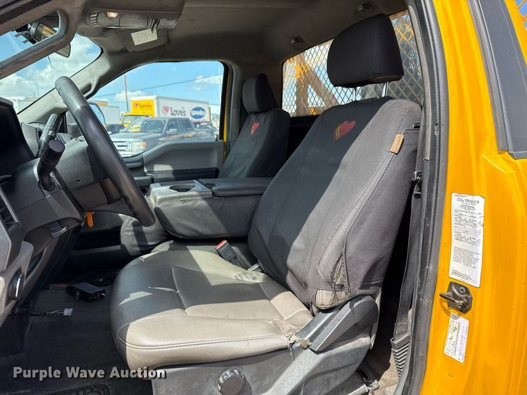 image for item EJ4786 2020 Ford F350 Super Duty utility bed pickup truck