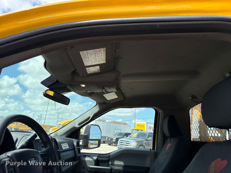 image for item EJ4786 2020 Ford F350 Super Duty utility bed pickup truck