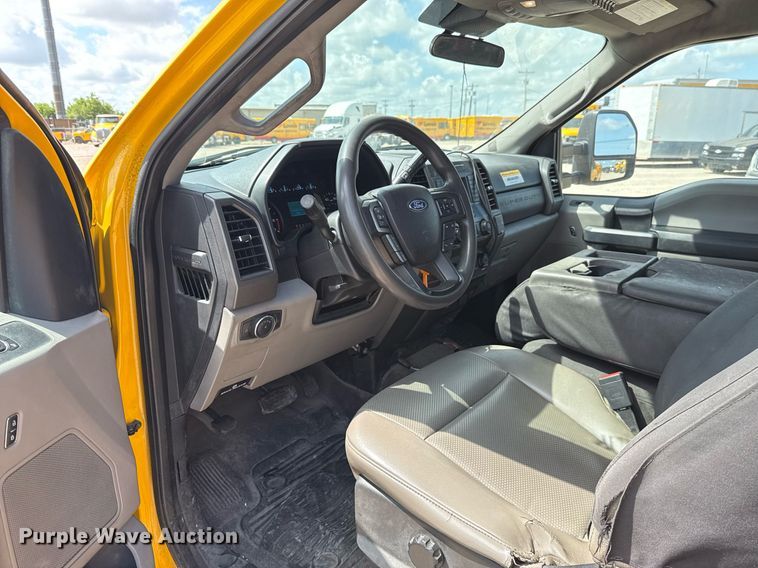 image for item EJ4786 2020 Ford F350 Super Duty utility bed pickup truck