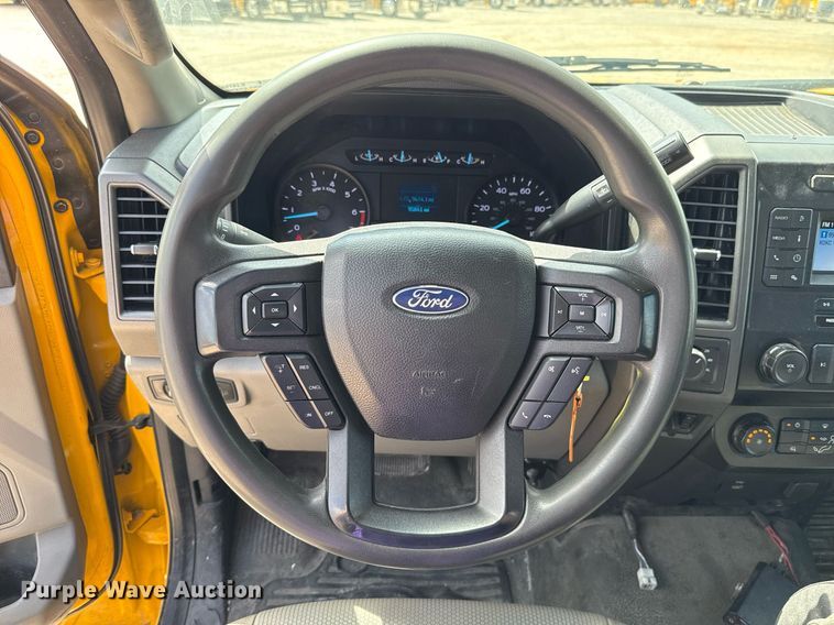 image for item EJ4786 2020 Ford F350 Super Duty utility bed pickup truck