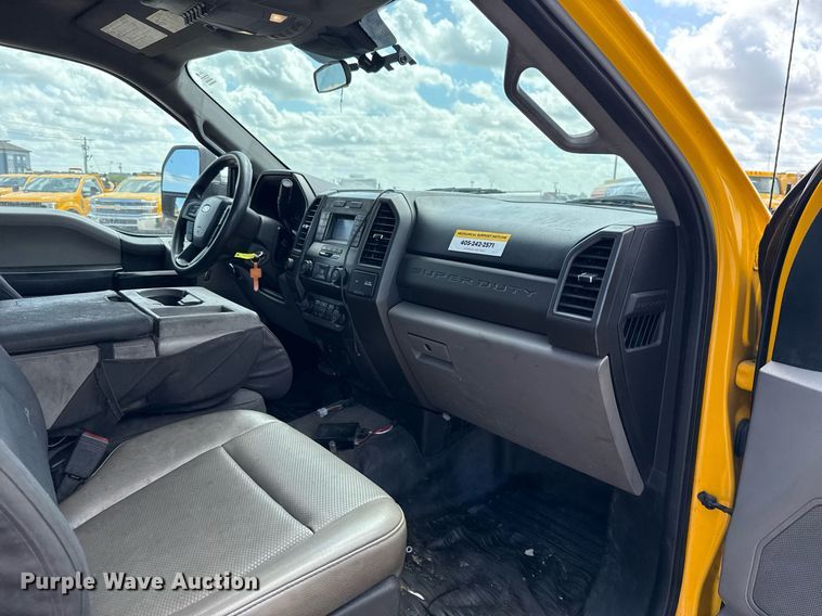 image for item EJ4786 2020 Ford F350 Super Duty utility bed pickup truck