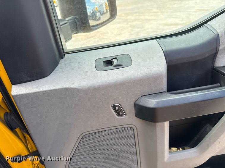 image for item EJ4786 2020 Ford F350 Super Duty utility bed pickup truck