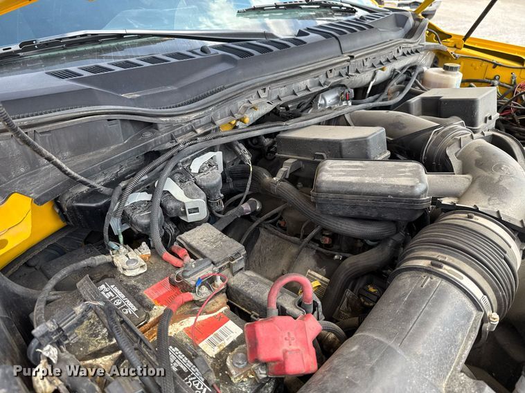 image for item EJ4786 2020 Ford F350 Super Duty utility bed pickup truck