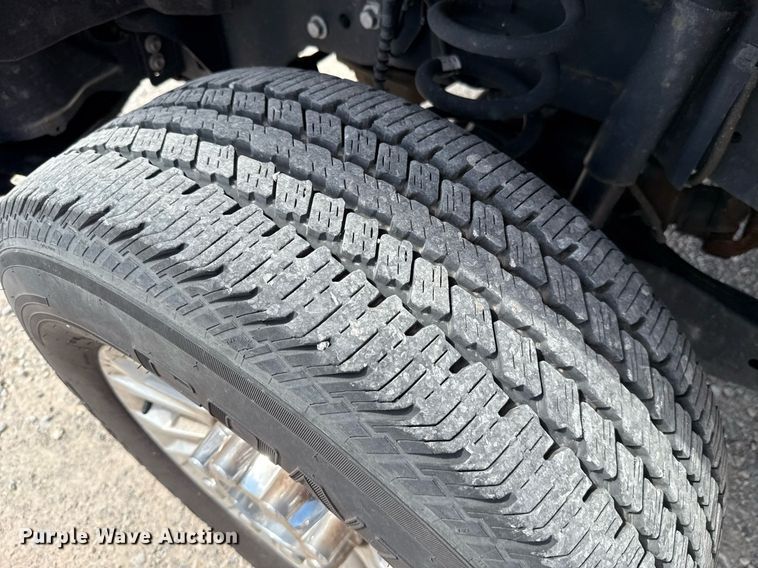 image for item EJ4786 2020 Ford F350 Super Duty utility bed pickup truck