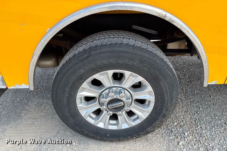 image for item EJ4786 2020 Ford F350 Super Duty utility bed pickup truck