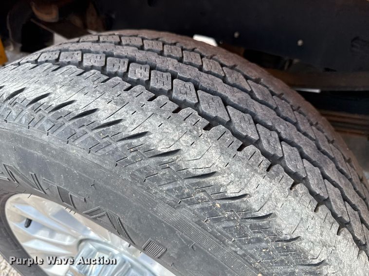 image for item EJ4786 2020 Ford F350 Super Duty utility bed pickup truck