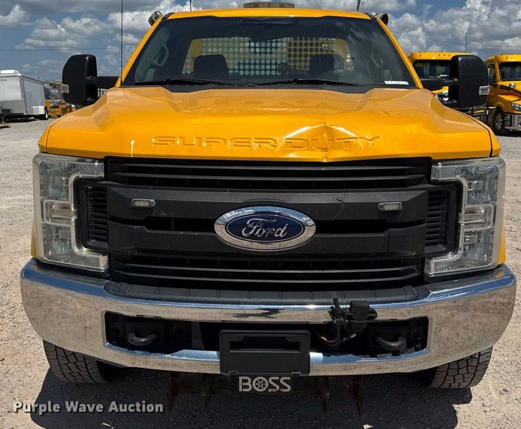 image for item EJ4788 2017 Ford F350 Super Duty XL utility bed pickup truck