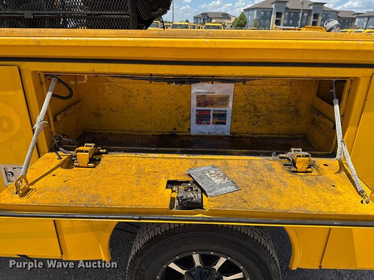 image for item EJ4788 2017 Ford F350 Super Duty XL utility bed pickup truck